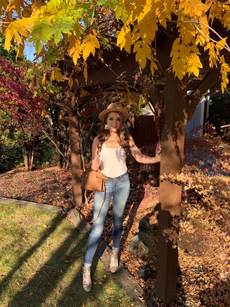 KATELYN LAIRD CUSTOMER CARE